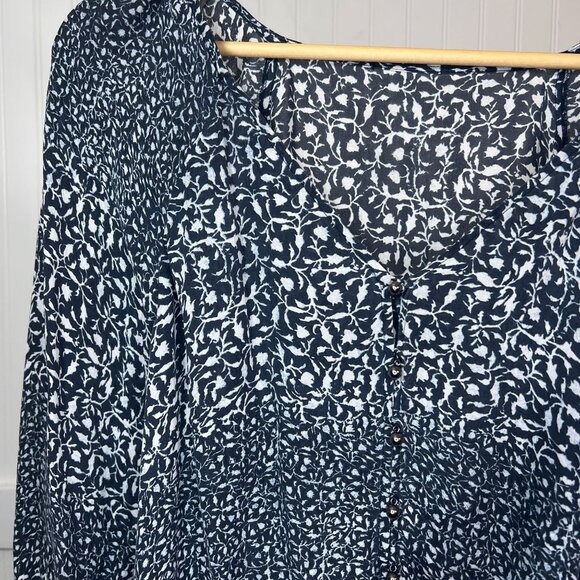 Banana Republic Elevated Boho Navy & White Tiered 3/4 Sleeve 100% Silk Blouse - Picture 4 of 11